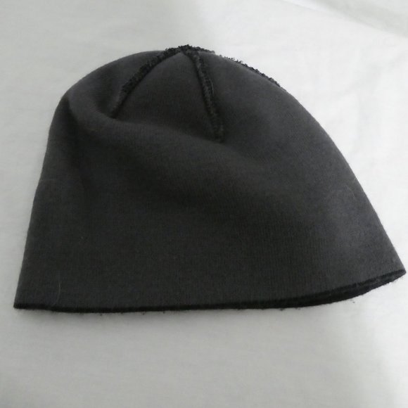 UNDER ARMOUR | men's black beanie / tuque / winter hat - Picture 11 of 12